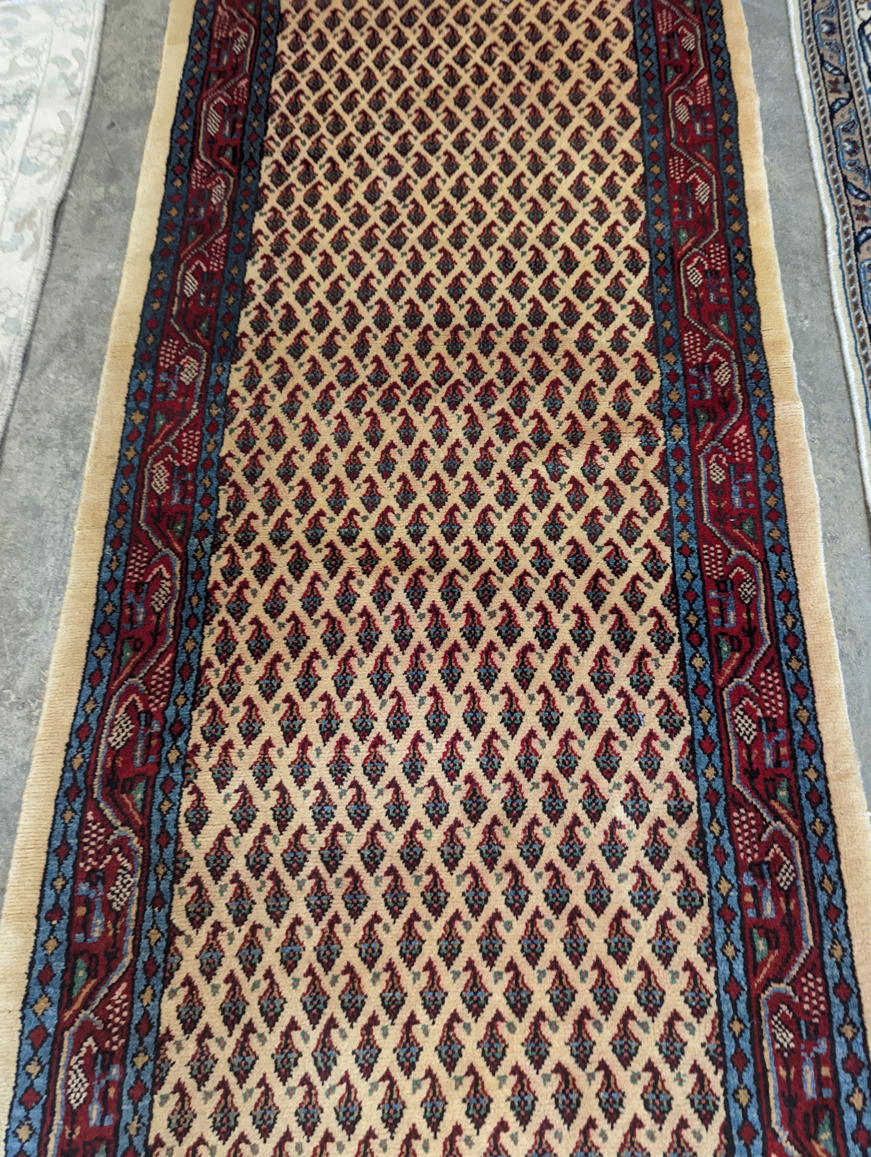 An Araak runner, 320 x 87cm